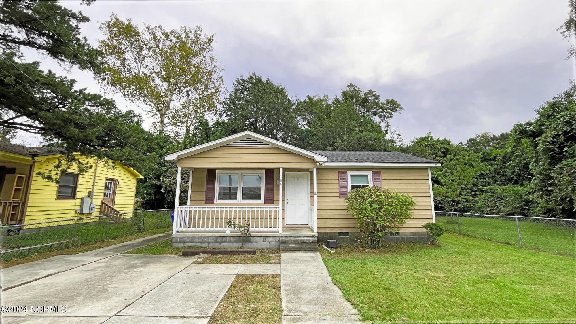 Clay St, Wilmington, NC 28405