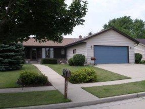 8114 62nd Avenue, KENOSHA, WI, 53142 | Card Image