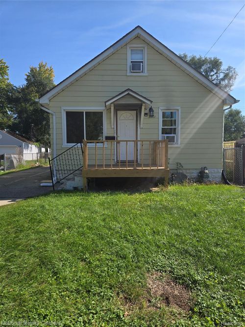 7561 Ziegler St, Taylor, MI, 48180-2621 | Card Image