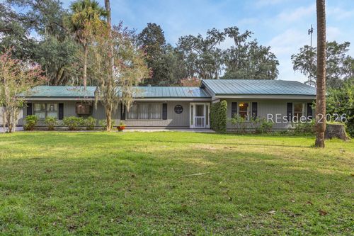 9 Palmetto Beach Dr, Bluffton, SC, 29910-7119 | Card Image