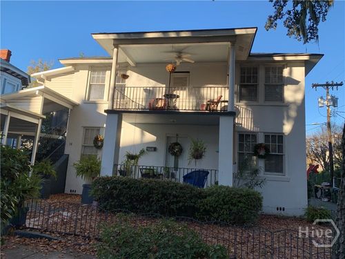 upper-18 W 36th Street, savannah, GA, 31401 | Card Image