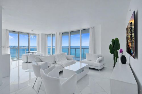 2403-6365 Collins Ave, Miami Beach, FL, 33141-9617 | Card Image