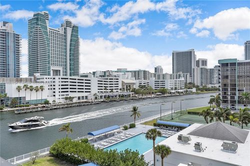 apt-624-600 Parkview Dr, Hallandale Beach, FL, 33009-2973 | Card Image
