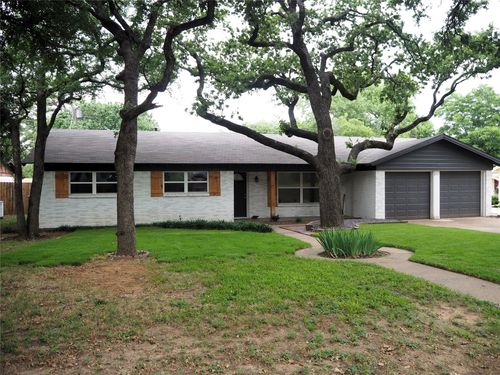 2317 Shady Grove Dr, Bedford, TX, 76021-4422 | Card Image