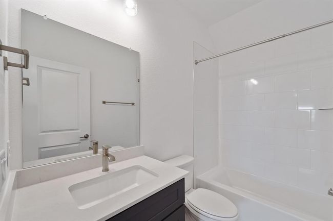 6122 Lush Passture Ln, House other with 3 bedrooms, 3 bathrooms and 2 parking in Manvel TX | Image 17