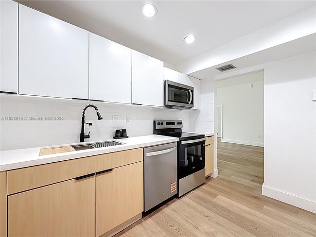 APT-126 - 3731 N Country Club Dr, Condo with 2 bedrooms, 2 bathrooms and null parking in Aventura FL | Image 9