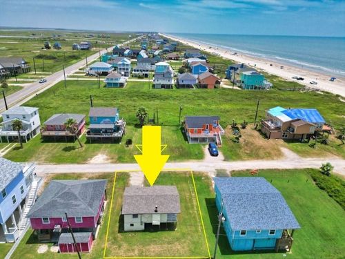 123 Sandpiper Ave, Surfside Beach, TX, 77541-8992 | Card Image