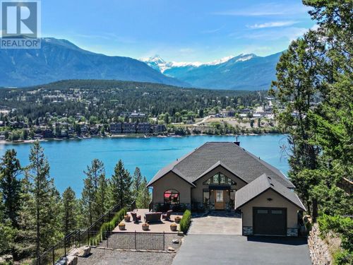 717 Lakeview Dr, Invermere, BC, V0A1K3 | Card Image