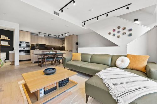 3956 Dumfries St, Vancouver, BC, V5N0J1 | Card Image