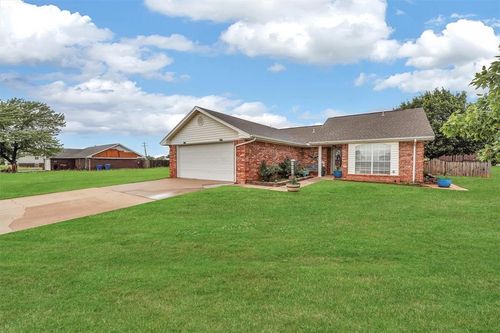 506 Russell Avenue, Cordell, OK, 73632 | Card Image