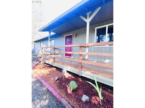 631 Terrace Ln, Sutherlin, OR, 97479 | Card Image