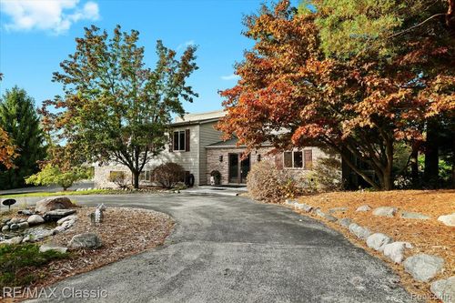 2345 E Commerce St, Milford, MI, 48381-1446 | Card Image