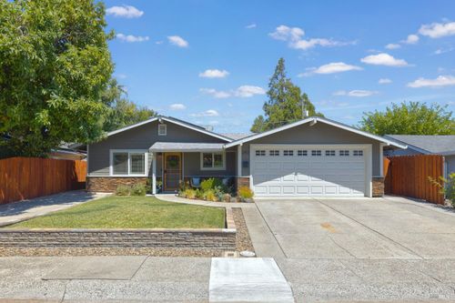 243 Cedar Street, Vacaville, CA, 95688 | Card Image