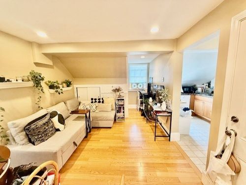 5-2 Derne St, Boston, MA, 02114-4233 | Card Image