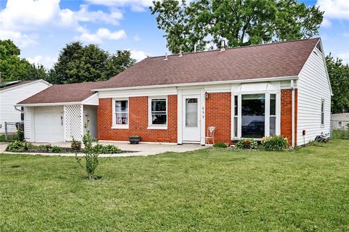 899 Dayton Ave, Xenia, OH, 45385-2619 | Card Image