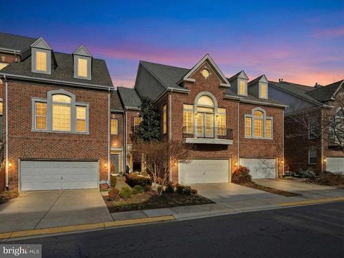 1919 Logan Manor Dr, RESTON, VA, 20190-3282 | Card Image