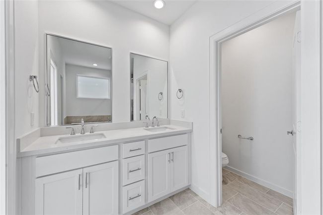 *Photos of similar plan with finish package 2 | Image 15