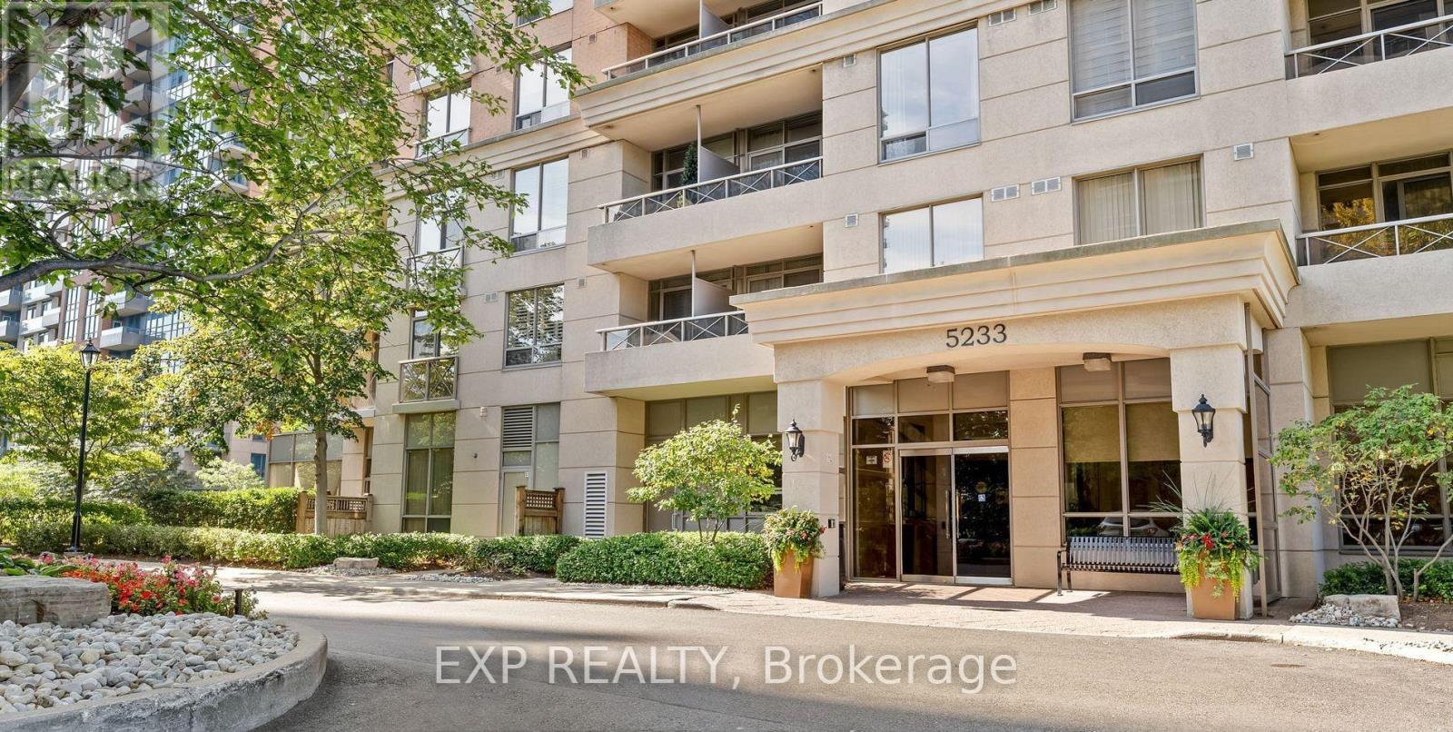 Residential in Toronto (Islington-City Centre West) 3