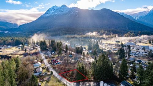 609 Clear Creek Rd, Darrington, WA, 98241-9218 | Card Image
