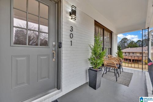 301 Mozelle Cir, GARDENDALE, AL, 35071-2309 | Card Image