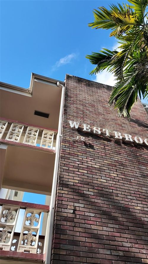 apt-11-412 S Luna Ct, Hollywood, FL, 33021-7421 | Card Image