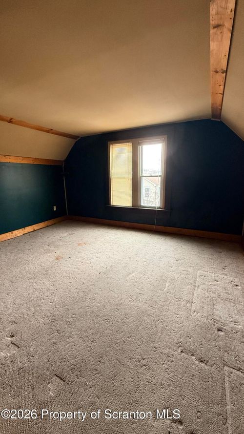 6 8 Maple Avenue, Carbondale, PA, 18407 | Card Image