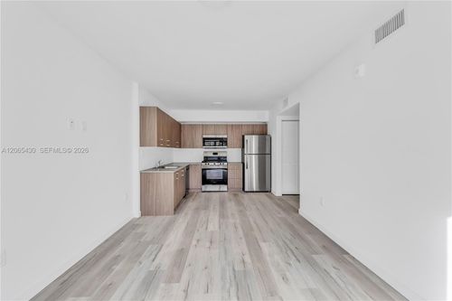 103-175 Nw 160th St, North Miami Beach, FL, 33169-6546 | Card Image
