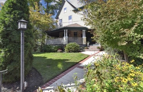 425 Wyoming Ave, Millburn, NJ, 07041-2130 | Card Image