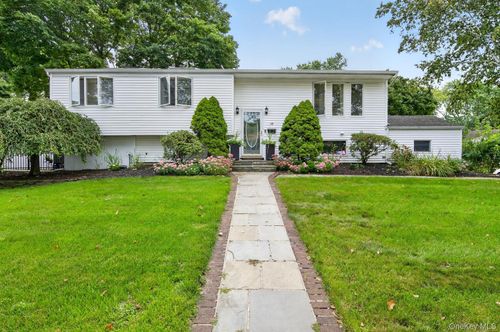 18 Pomper Dr, East Northport, NY, 11731-6420 | Card Image