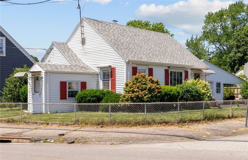 2 Deming St, Pawtucket, RI, 02861-1430 | Card Image