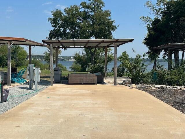 Land in Grove 3