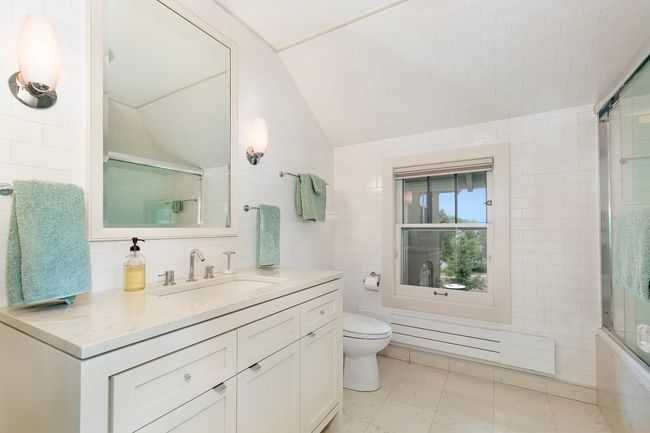 2119 E Lake Of The Isles Pkwy, House other with 4 bedrooms, 5 bathrooms and null parking in Minneapolis MN | Image 25
