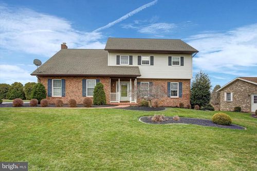19 Obsidian Dr, CHAMBERSBURG, PA, 17202-8207 | Card Image