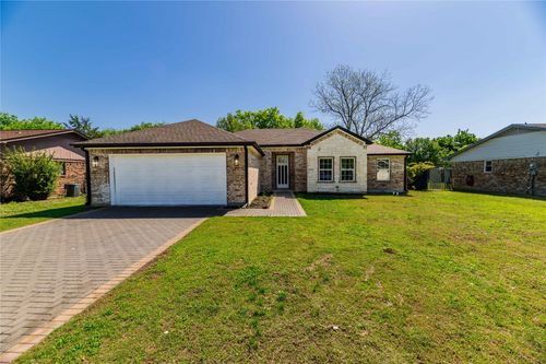 6933 Windy Hill Rd, Forest Hill, TX, 76140-1831 | Card Image