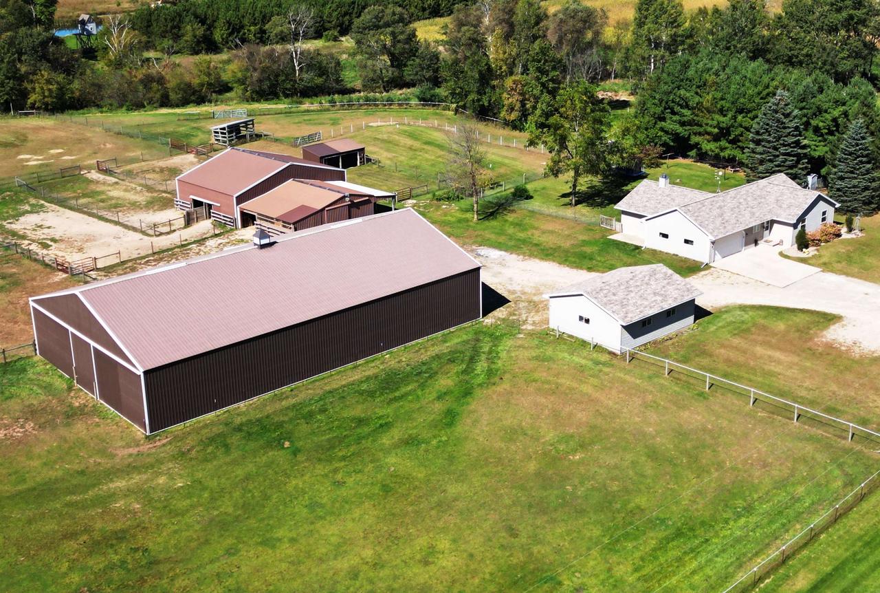 Ernst Rd, New London, WI 54961