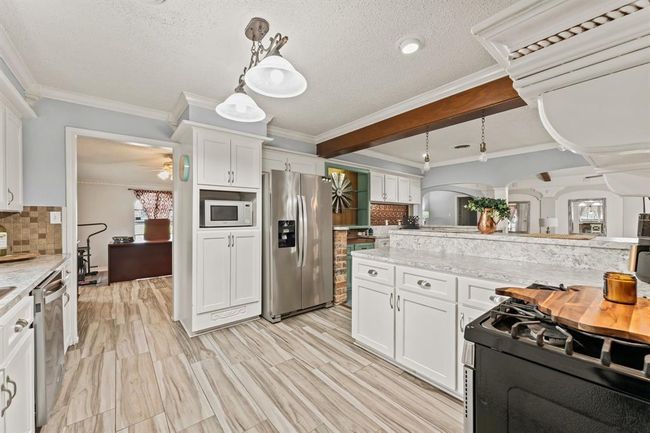 202 Tree Trunk Dr, House other with 5 bedrooms, 4 bathrooms and 2 parking in Spring TX | Image 13