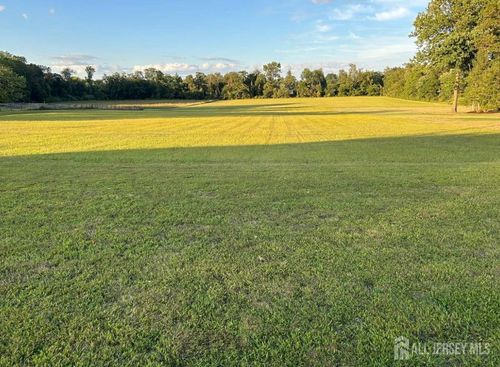 67 Davidson Mill Rd, North Brunswick, NJ, 08902-4751 | Card Image