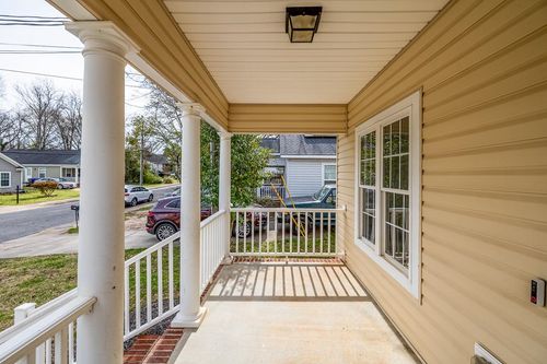 409 Gower St, Greenville, SC, 29611-4932 | Card Image