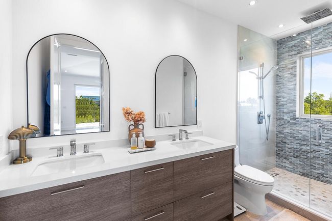 150-S-Bahama-Drive-master-bath-a | Image 22