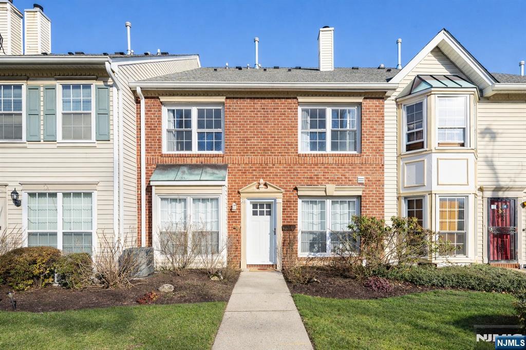 Residential Lease in Newark