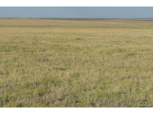 2215 Se Mile Rd, Deer Trail, CO, 80105-8204 | Card Image