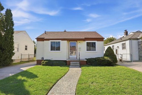25215 Leach Street, Roseville, MI, 48066 | Card Image