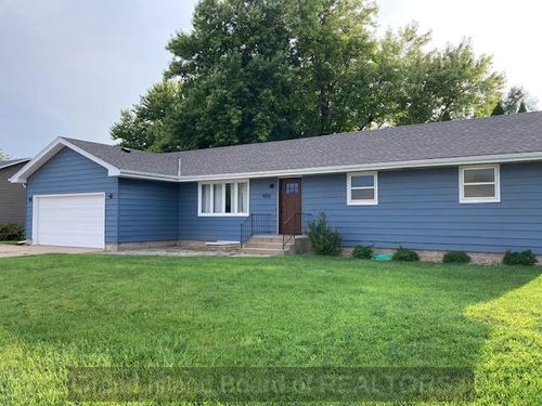 4202 Central Ave, Kearney, NE, 68847-2535 | Card Image