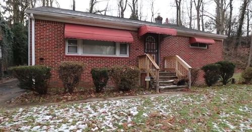 1896 Belvoir Blvd, East Cleveland, OH, 44112-1604 | Card Image