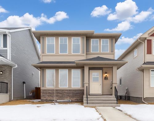 584 River Ave, Cochrane, AB, T4C3B8 | Card Image