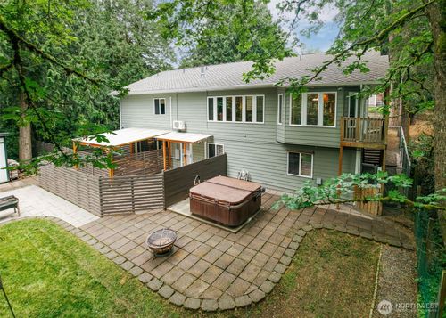 7337 151st Ave Ne, Redmond, WA, 98052-4211 | Card Image