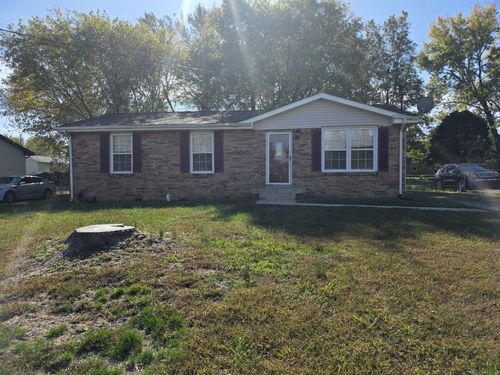 386 Elaine Dr, Clarksville, TN, 37042-6139 | Card Image