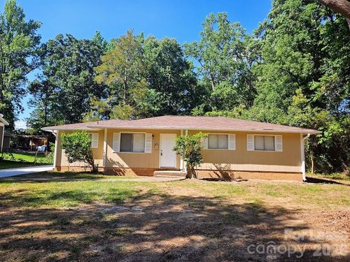6815 Water Mill Ct, Charlotte, NC, 28215-2520 | Card Image