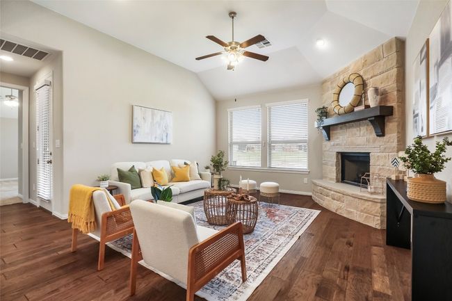 Family room looking at primary hallway | Image 10