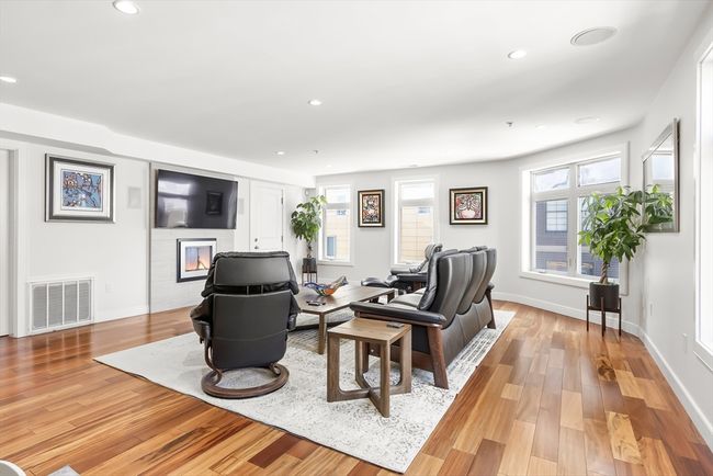 UNIT-2 - 112 W 9 Th St, Condo with 3 bedrooms, 2 bathrooms and 1 parking in Boston MA | Image 7